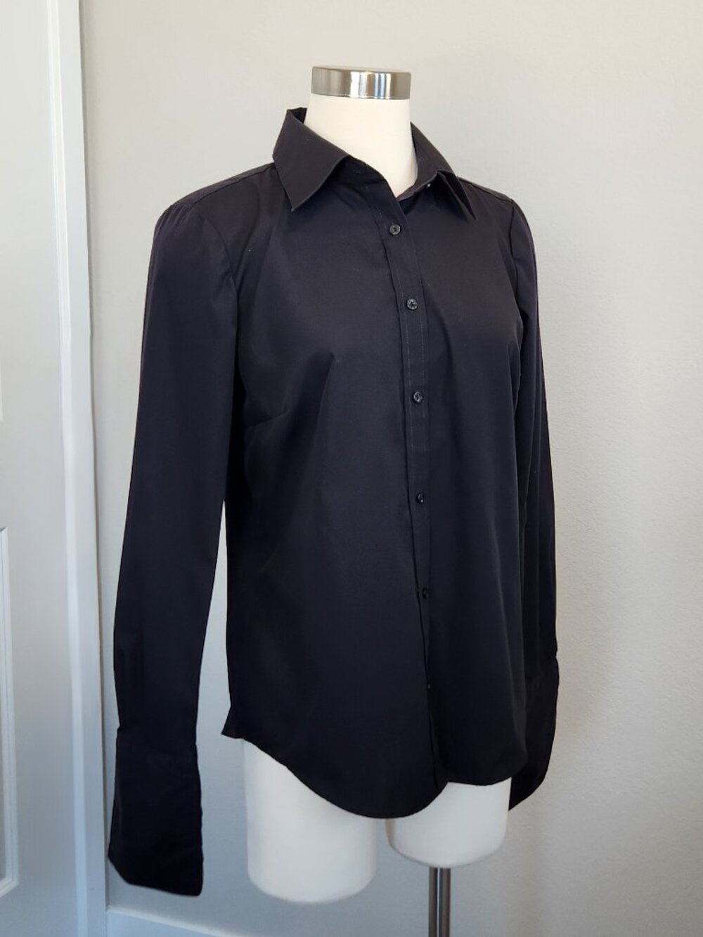 IZOD Classic Button Down Shirt Black Women's Size Medium